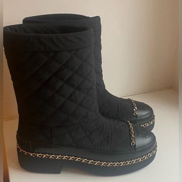 Authentic New CHANEL Logo Apres Ski Winter Boots - Size 36 - Picture 4 of 13